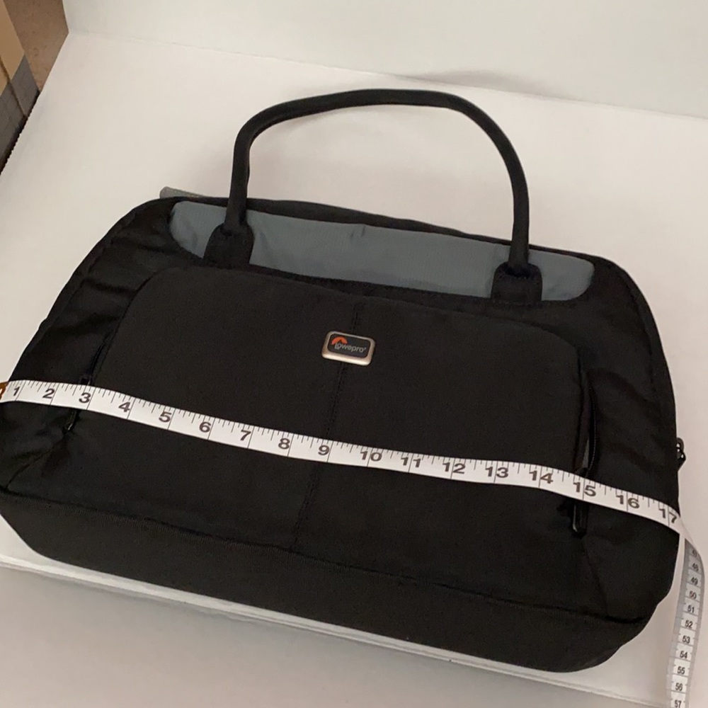 Lowepro laptop bag. - Picture 7 of 8